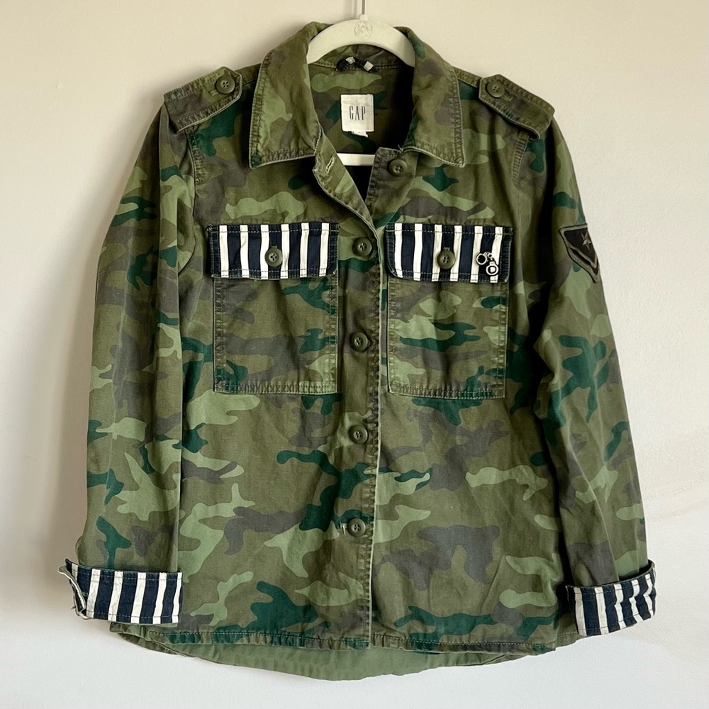 Gently used, GAP army jacket, size small (001)